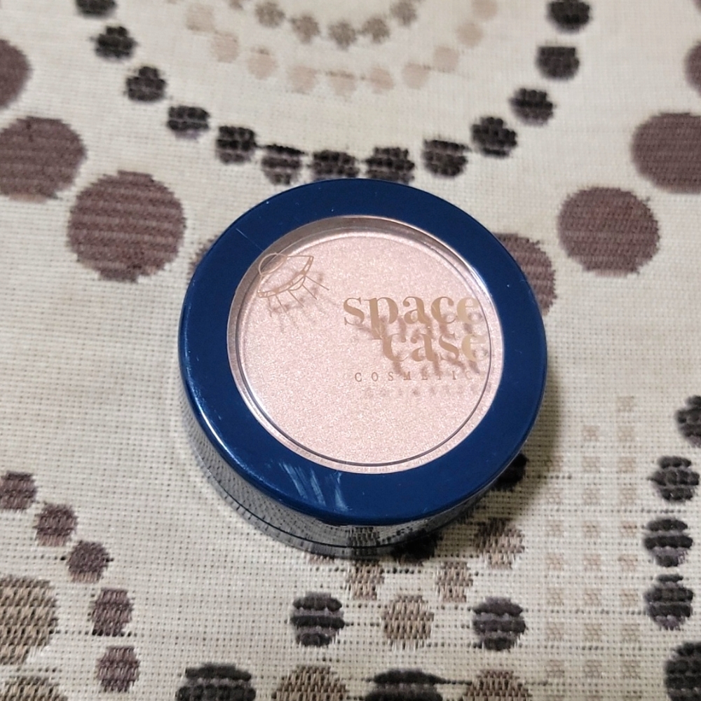 Space Case Cosmetics highlighter in 1-B Seen from Space